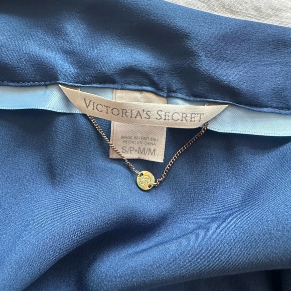 Victoria's Secret Deep Blue Robe - Picture 3 of 5